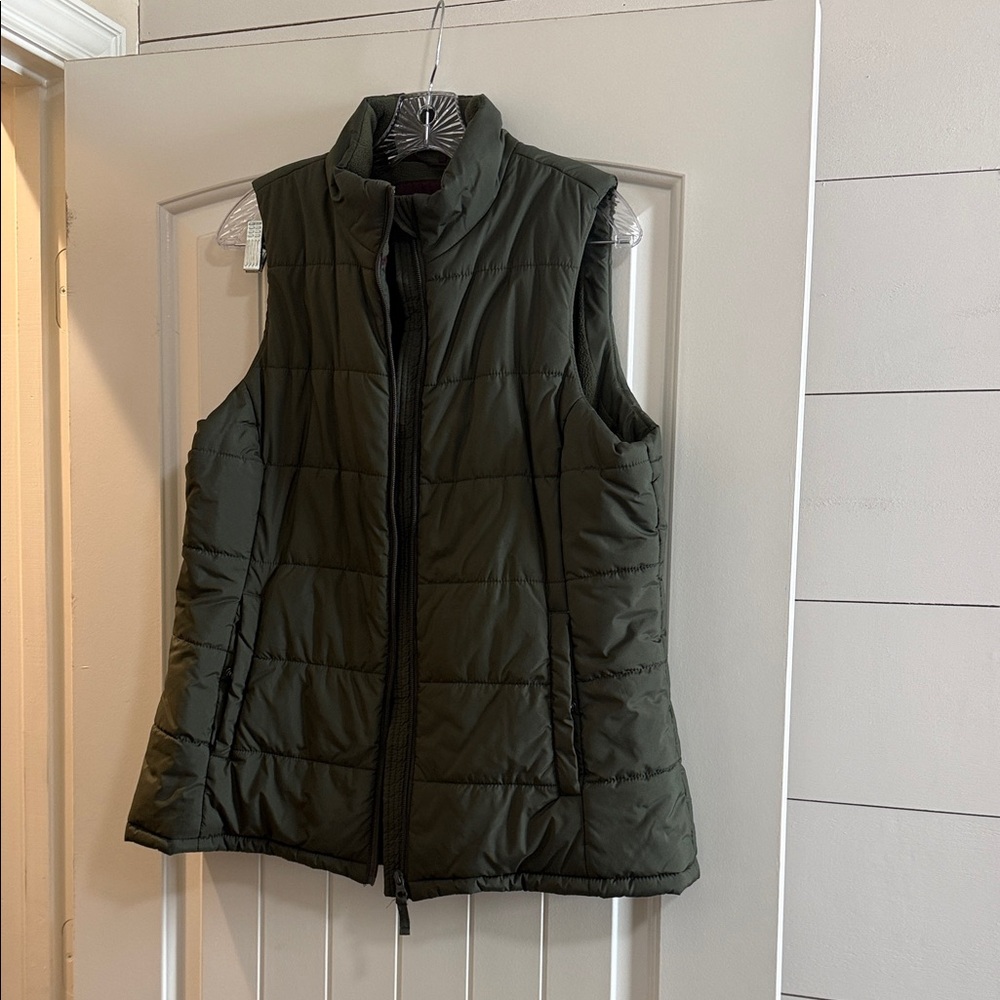 Amazon Essentials Dark Green Quilted Vest